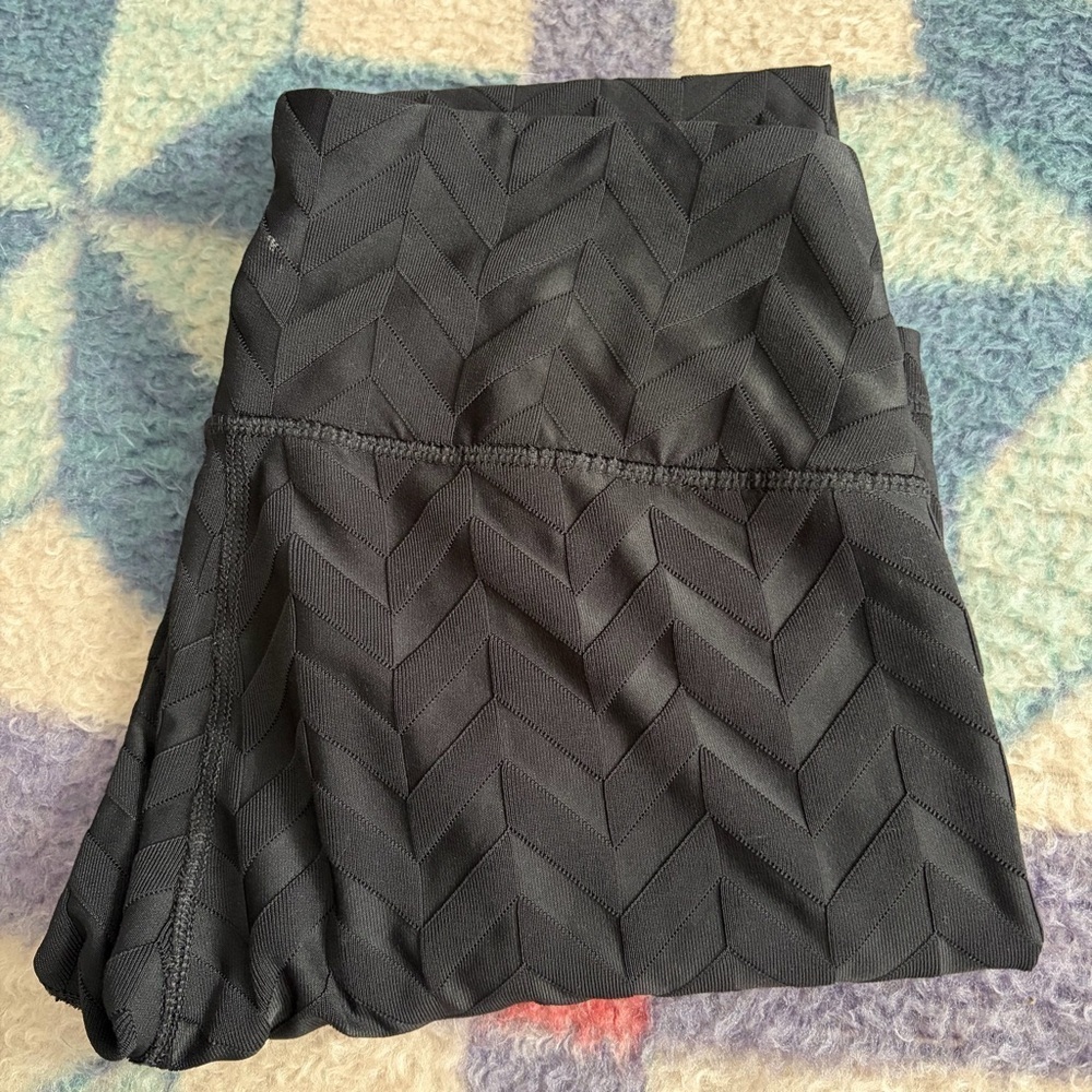 Black Chevron leggings small